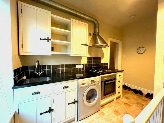 1 Bedroom Flat To Rent In Dale Road, Matlock, Derbyshire, DE4
