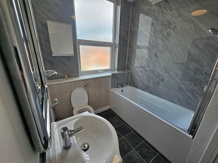 1 Bedroom House To Rent In Victoria Terrace, Leeds, LS3