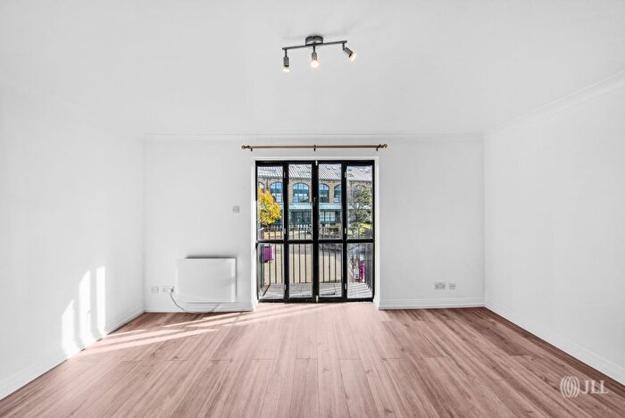 2 Bedroom Flat For Sale In Ship Yard, London, E14