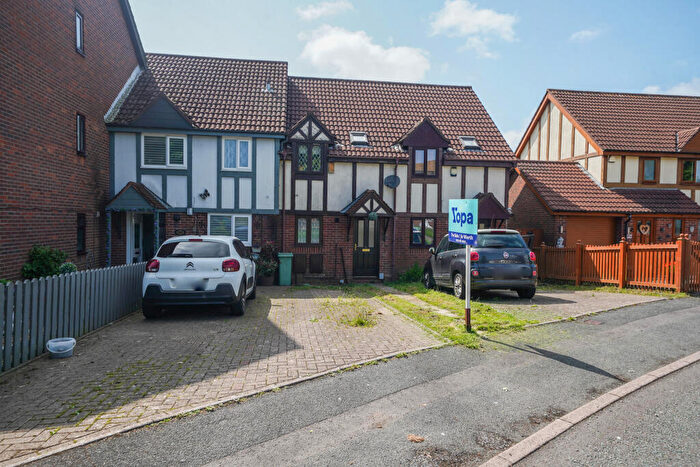 2 Bedroom Terraced House For Sale In Courtlands Way, Swansea, SA5