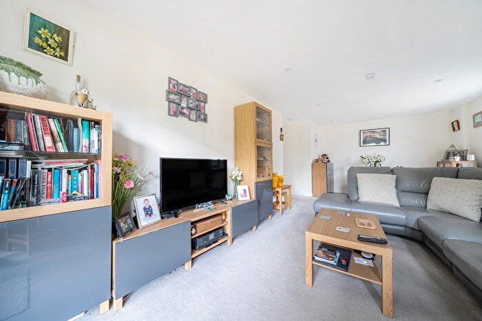 2 Bedroom Flat For Sale In Woolworth House, Welwyn Garden City, Hertfordshire, AL7