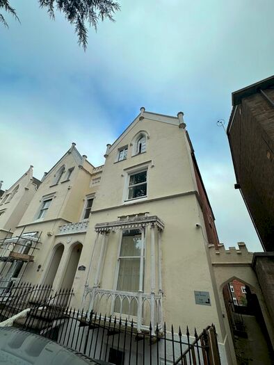 4 Bedroom Flat To Rent In Flat, Leam Terrace, CV31