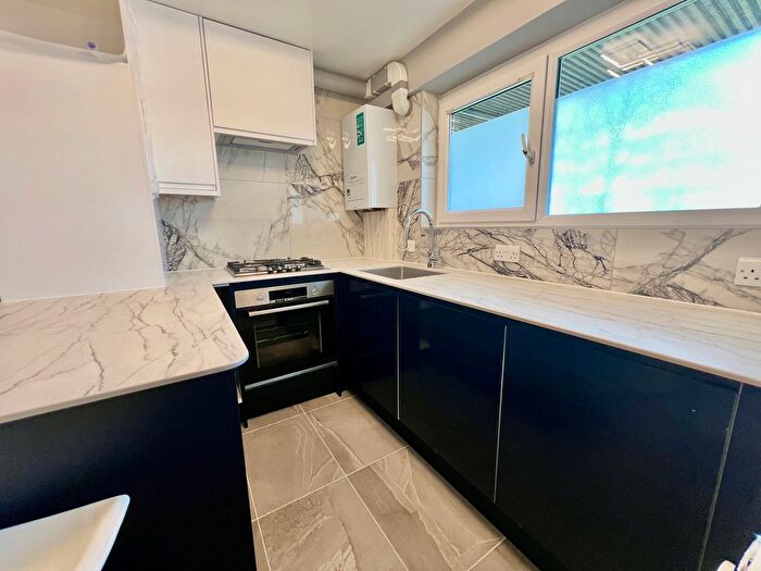 1 Bedroom Property To Rent In Frampton Park Road, London, E9