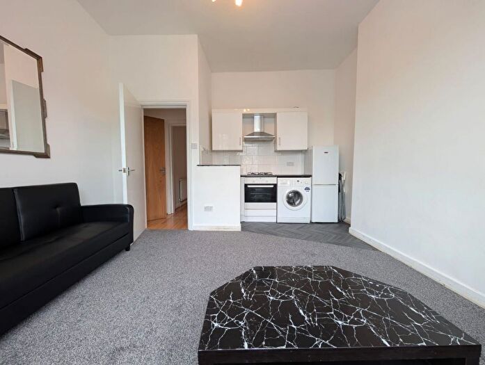 2 Bedroom Flat To Rent In , Richmond Grove, Manchester, Greater Manchester, M13
