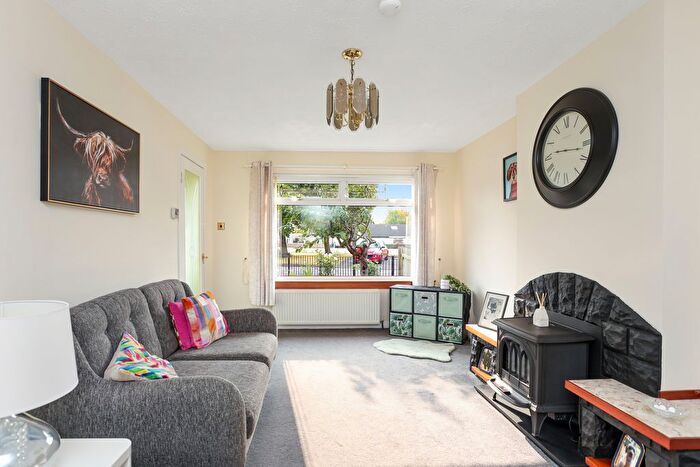 2 Bedroom Semi-detached Bungalow For Sale In Cleikiminfield, Newcraighall, Edinburgh, EH15