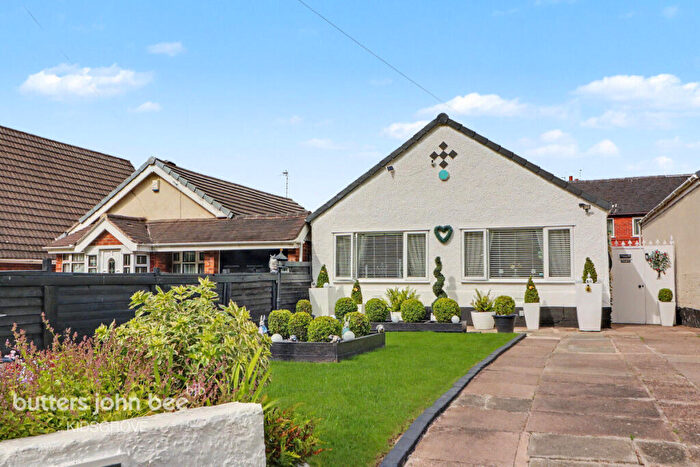 2 Bedroom Detached Bungalow For Sale In Kidsgrove Bank, Stoke-On-Trent, ST7