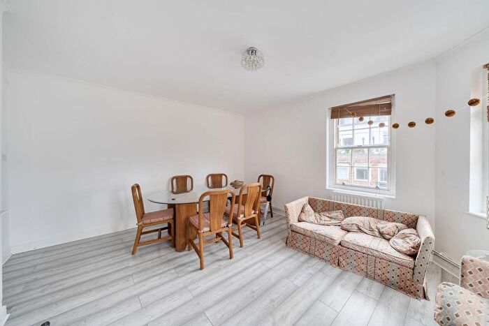 3 Bedroom Flat For Sale In Causton Street, Westminster, London, SW1P