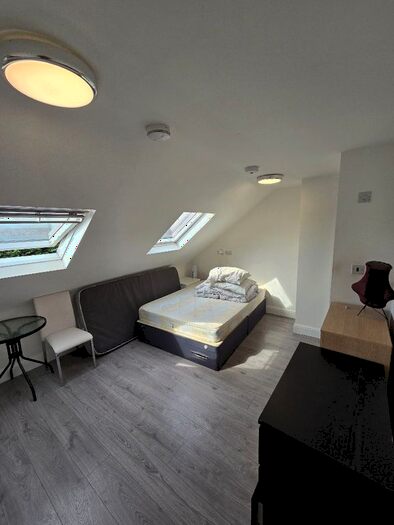 Studio To Rent In Willow Way, Potters Bar, EN6