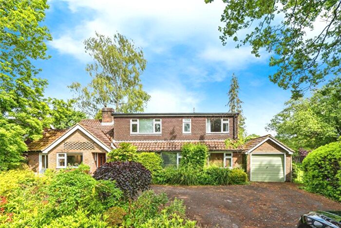 5 Bedroom Detached House For Sale In Burford Lea, Elstead, Godalming, Surrey, GU8
