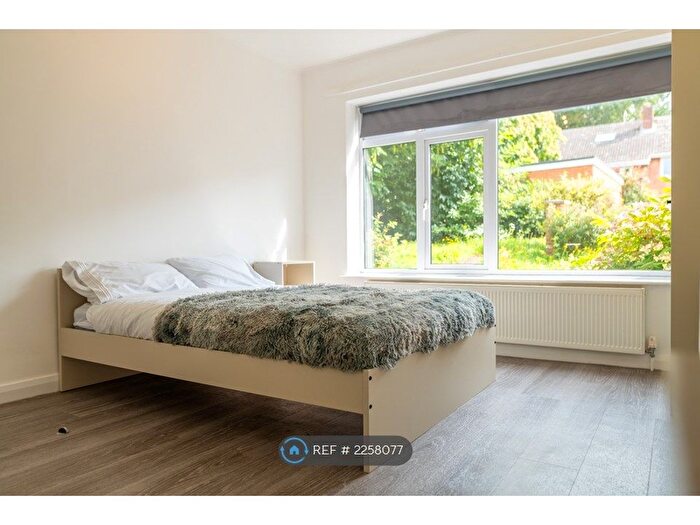 5 Bedroom Detached House To Rent In Dunvegan Close, Exeter, EX4