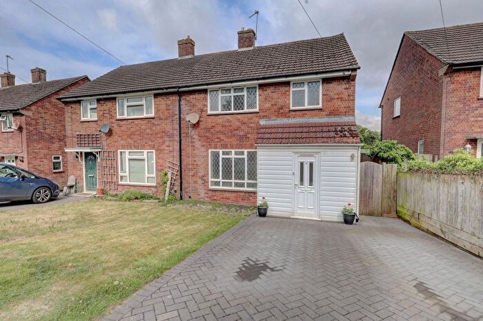 3 Bedroom Semi-Detached House For Sale In Woodfield Road, Princes Risborough, HP27