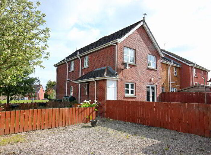 2 Bedroom End TownHouse For Sale In Summerhill Green, Banbridge, BT32