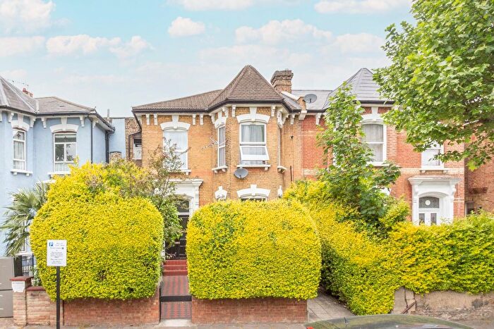 1 Bedroom Flat For Sale In Fountayne Road, London, N16