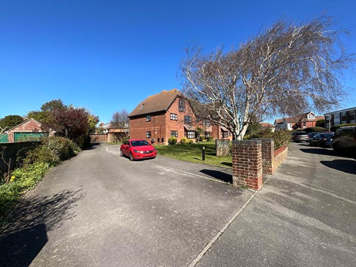 2 Bedroom Flat For Sale In Stourwood Road, Southbourne, BH6