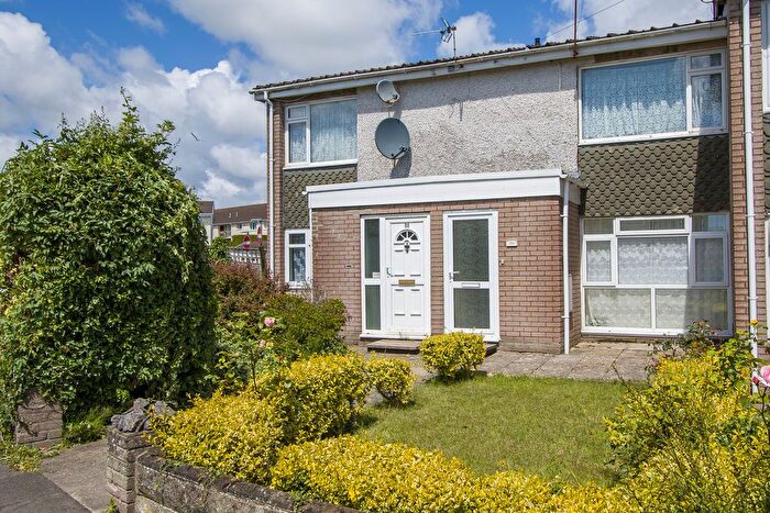 2 Bedroom Flat For Sale In Beechwood Drive, Penarth, CF64