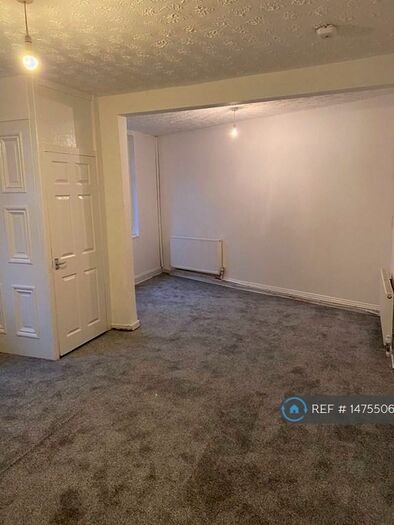 3 Bedroom End Of Terrace House To Rent In Hengist Street, Bolton, BL2
