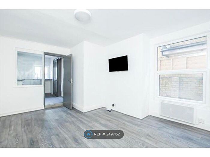 Studio To Rent In Putney Bridge Road, London, SW15