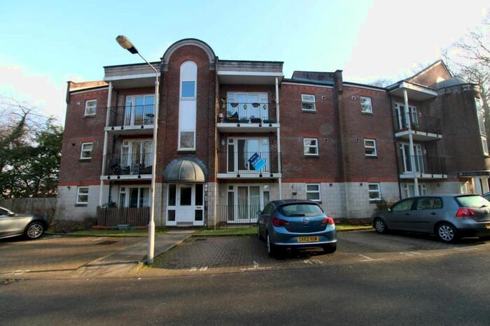 2 Bedroom Flat To Rent In The Topiary, Poole, BH14