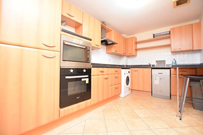3 Bedroom Property To Rent In Westfield Terrace, Sheffield, S1