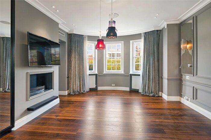6 Bedroom Terraced House To Rent In Chelsea Square, Chelsea, London, SW3