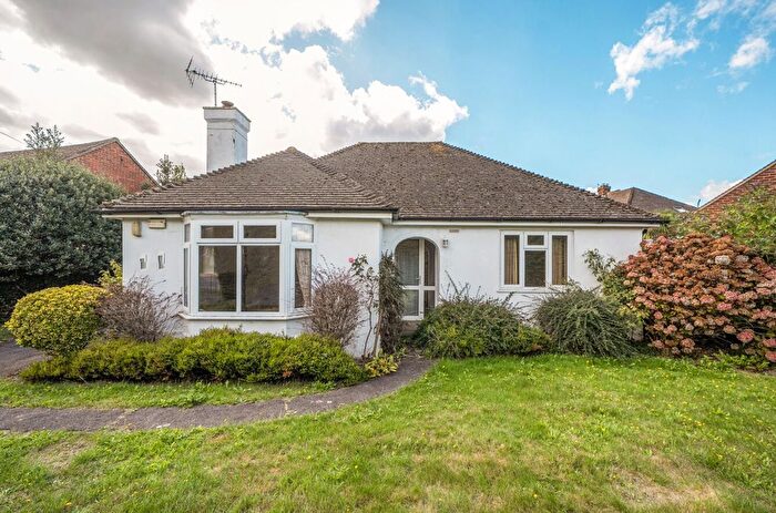 2 Bedroom Detached House For Sale In Stockbridge Gardens, Chichester, PO19