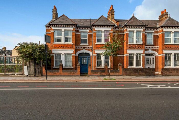 1 Bedroom Flat To Rent In Tooting Bec Road, Tooting Bec, London, SW17