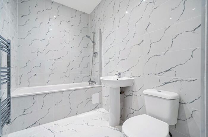 1 Bedroom Flat To Rent In High Street Sittingbourne, ME10