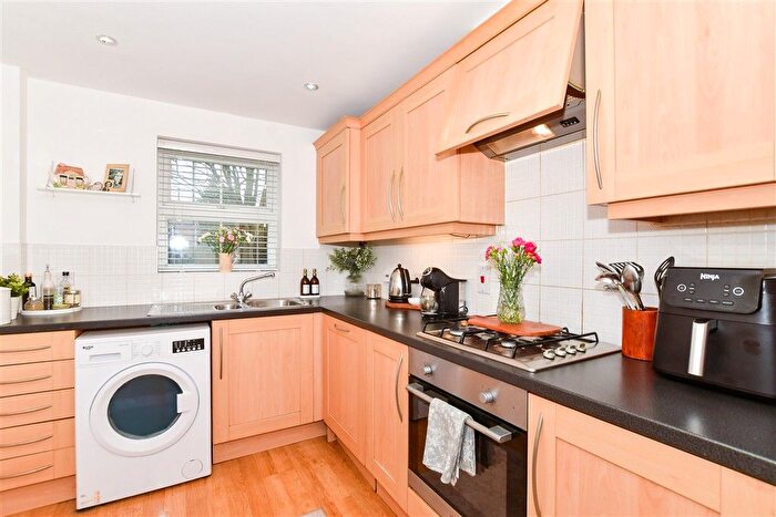 3 Bedroom End Terrace House For Sale In Queen Elizabeth Square, Maidstone, Kent, ME15