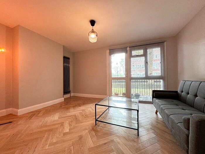 2 Bedroom Flat To Rent In Balaclava Road, Bermondsey, SE1