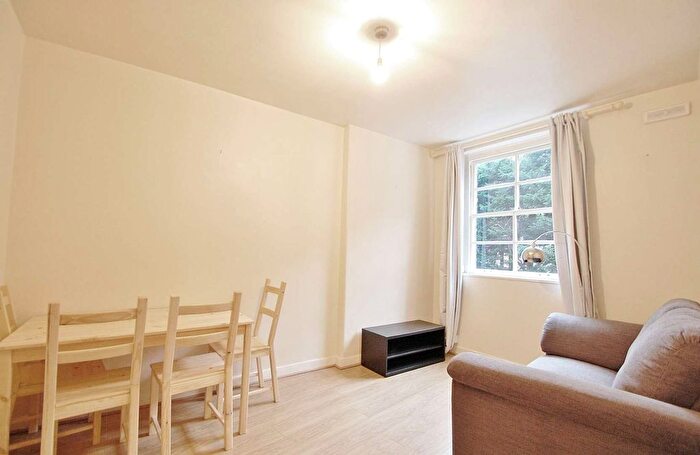 1 Bedroom Flat To Rent In York Road, Battersea, London, SW11