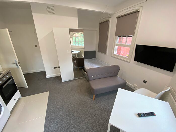 1 Bedroom Studio To Rent In Flat, Woodhouse Street, LS6