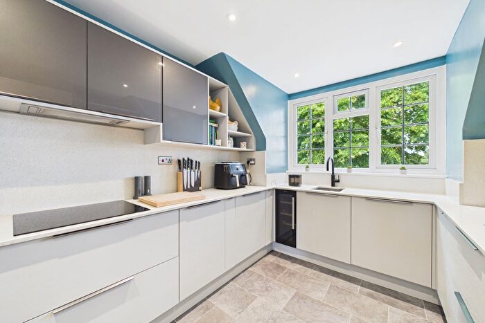 2 Bedroom Flat For Sale In Alma Terrace, York, North Yorkshire, YO10