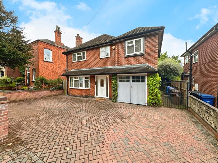 4 Bedroom Detached House For Sale In Alexandra Road, Burton-on-Trent, DE15