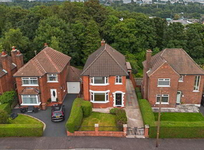 4 Bedroom Detached House For Sale In Dunlambert Drive, Belfast, BT15