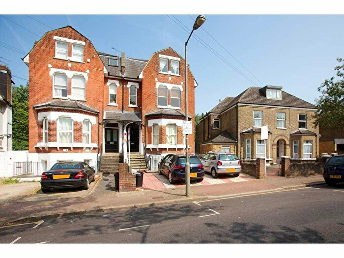 2 Bedroom Flat To Rent In Culverden Road, SW12