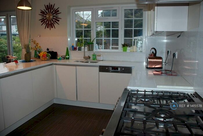 5 Bedroom Detached House To Rent In Eastcote Road, London, HA5