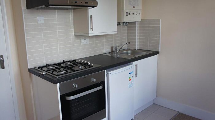 Studio To Rent In Brunswick Road -, P11