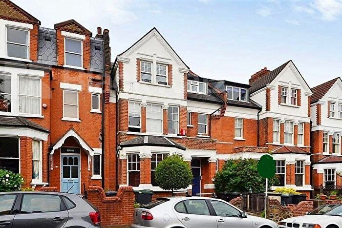 3 Bedroom Flat To Rent In Muswell Avenue, Muswell Hill, N10