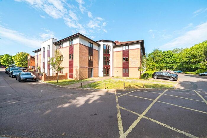 2 Bedroom Flat For Sale In Furze Court, Wickham Road, Fareham, PO16
