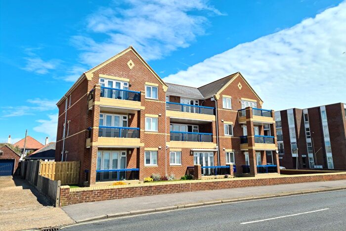 2 Bedroom Flat For Sale In Panorama Court, Lee-On-The-Solent, PO13
