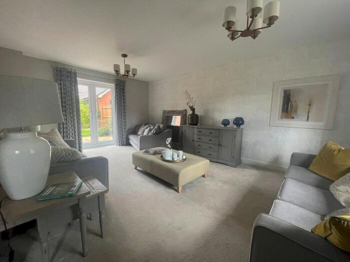 4 Bedroom Detached House To Rent In Brown Close, Cawston, Rugby, CV22