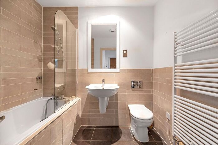 1 Bedroom Flat To Rent In Ham Common, Richmond, TW10