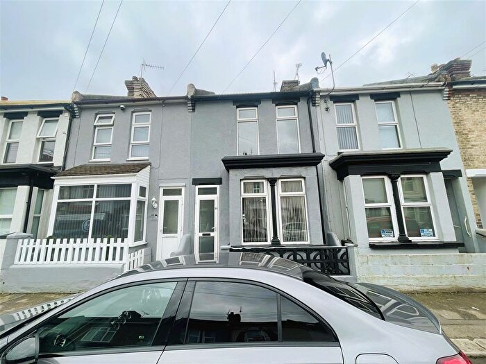 3 Bedroom Terraced House To Rent In Priestfield Road, Gillingham, ME7