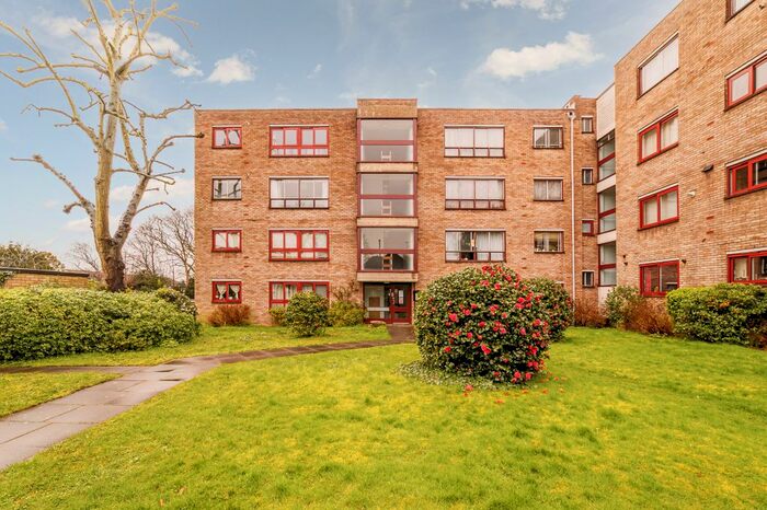 1 Bedroom Flat To Rent In Kent Avenue, Ealing, W13