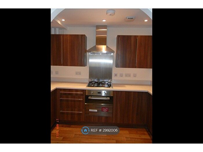 2 Bedroom Flat To Rent In Merton Way, Walsall, WS2