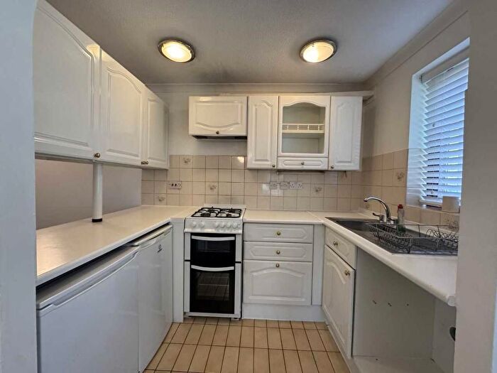 1 Bedroom Property To Rent In Albany Park, Colnbrook, SL3