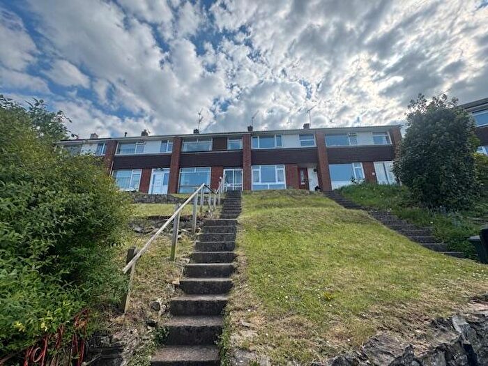 3 Bedroom Apartment To Rent In Queensdown Gardens, Bristol, BS4