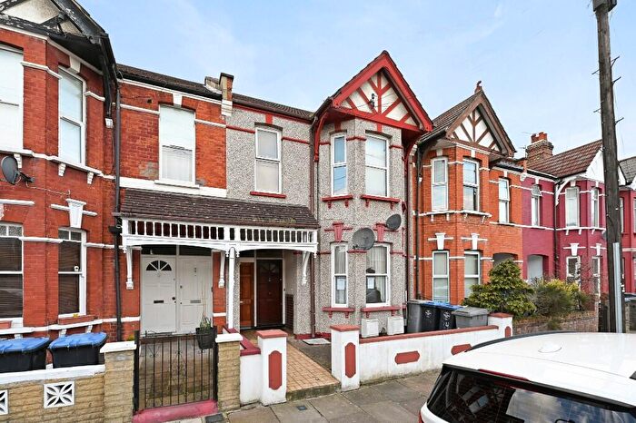3 Bedroom Maisonette For Sale In Langton Road, London, NW2