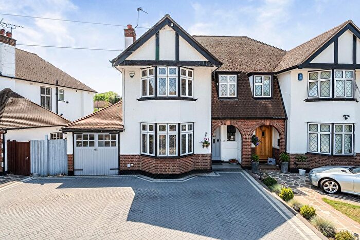 5 Bedroom Property For Sale In Sefton Road, Petts Wood, Orpington, BR5