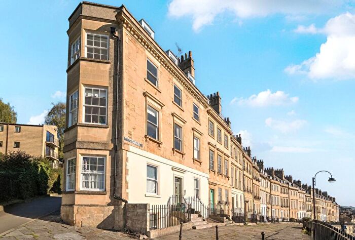 3 Bedroom Apartment To Rent In Walcot Parade, Bath, Somerset, BA1